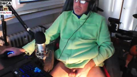        call me  Stefan online show from February 23, 2:57 pm