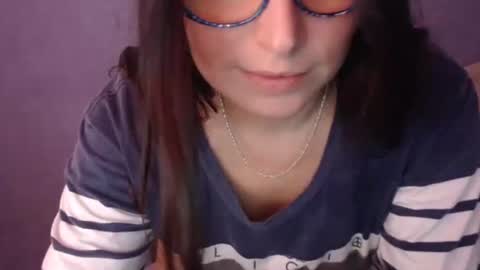 luckylinda23 online show from January 19, 4:28 pm