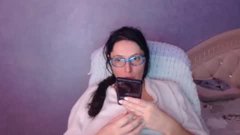 luckylinda23 online show from January 13, 3:42 pm