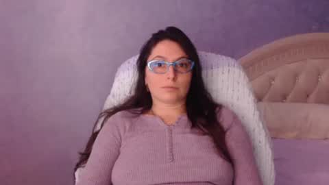 luckylinda23 online show from December 3, 12:39 pm