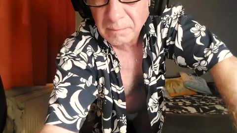 luckypuppy222 online show from June 25, 1:35 am