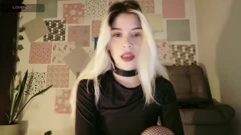 luckysapphire777 online show from July 3, 12:21 pm