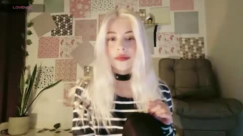 luckysapphire777 online show from July 13, 12:53 pm