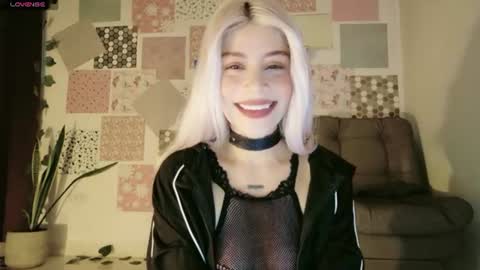 luckysapphire777 online show from July 26, 12:25 pm