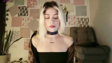 luckysapphire777 online show from June 30, 12:48 pm
