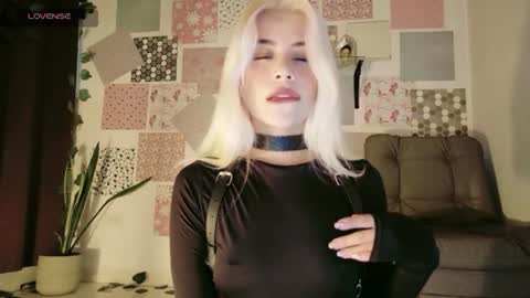 luckysapphire777 online show from July 11, 6:44 pm