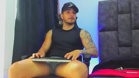 chat with me    online show from February 14, 6:40 pm