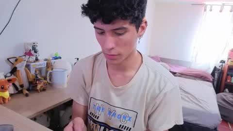 Lu Independent Model online show from March 7, 5:13 pm