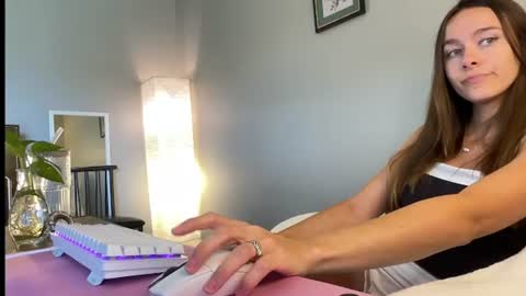 Lucy online show from July 25, 6:17 pm