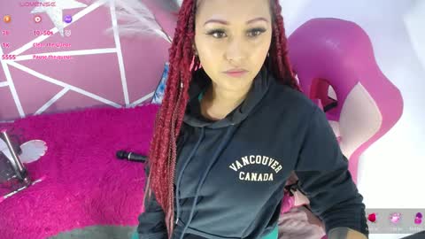 lucy_beatifull online show from April 11, 10:30 am