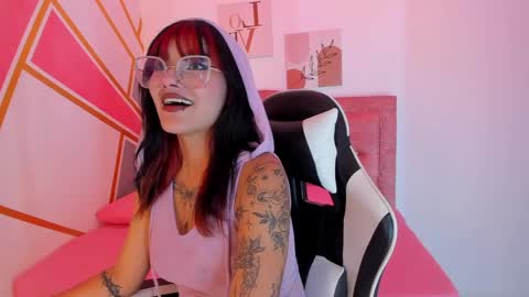 Lucy online show from March 4, 3:14 am