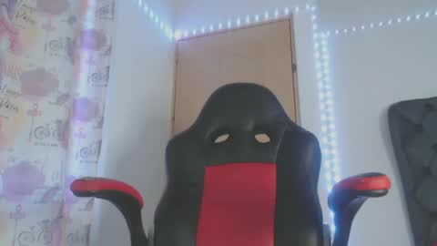 lucy online show from February 6, 1:49 am