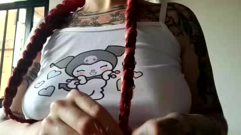 Lucia online show from April 8, 9:29 pm