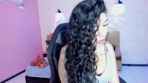 Lucy Greys online show from September 19, 7:28 pm