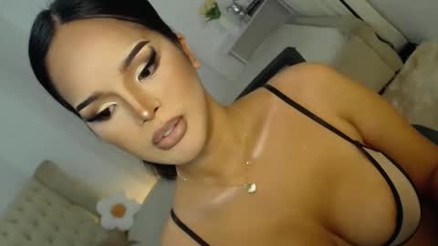    MONA    online show from December 20, 11:50 am