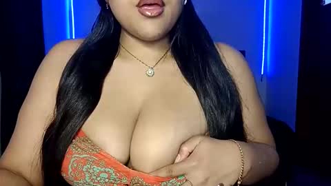 Lucy online show from December 22, 1:23 am