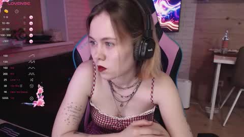 Lucy online show from December 1, 9:57 pm