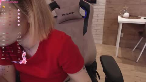 Lucy online show from October 10, 9:52 pm