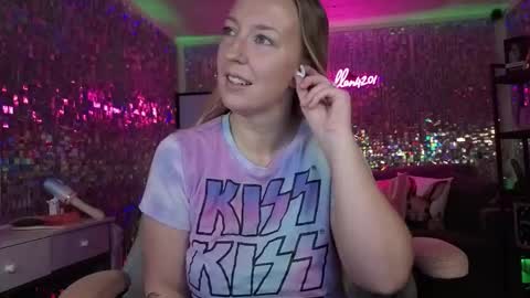 lucyallen4201 online show from March 27, 10:27 am