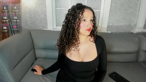 Lucy online show from January 9, 2:39 am