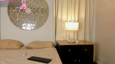 Lucy online show from April 6, 4:46 am