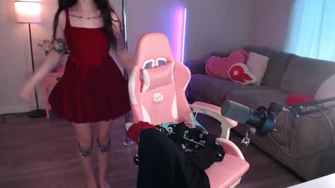 Lucy online show from November 14, 11:50 pm