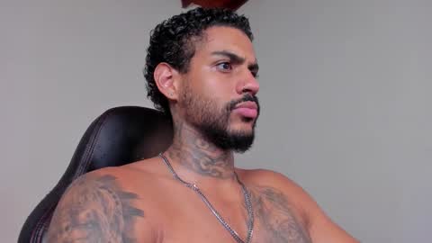 Luigi Vitale online show from January 16, 3:15 am