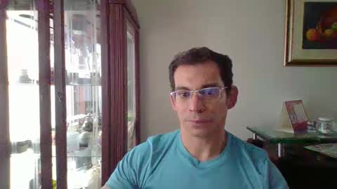 Luis online show from April 6, 8:32 pm