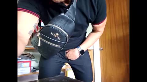 Snapshot of luisgspotdetector chatting on October 28, 7:04 pm luisgspotdetector online show from October 28, 7:04 pm