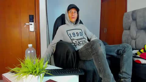 Snapshot of lujuriau_u chatting on October 4, 3:37 am lujuriau_u online show from October 4, 3:37 am