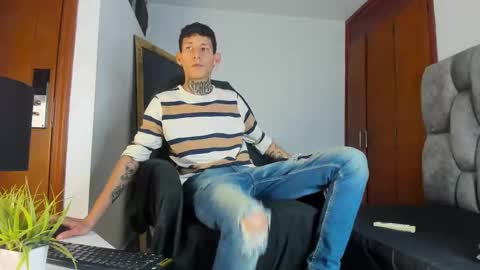Snapshot of lujuriau_u chatting on October 14, 1:41 am lujuriau_u online show from October 14, 1:41 am