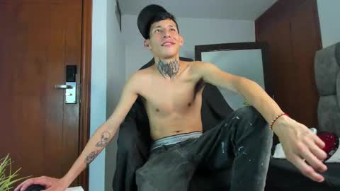 Snapshot of lujuriau_u chatting on October 5, 3:48 am lujuriau_u online show from October 5, 3:48 am