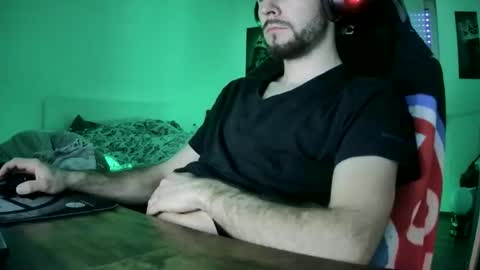 lukasschoetz online show from April 4, 5:31 pm