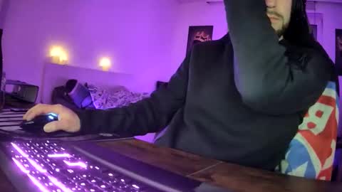 lukasschoetz online show from March 19, 9:20 pm