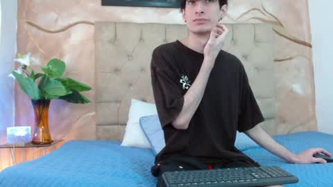 luke_carter online show from April 2, 1:18 pm