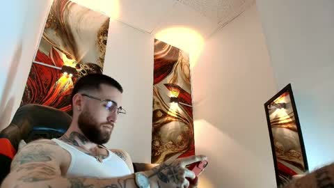 LUKE online show from April 6, 1:01 pm