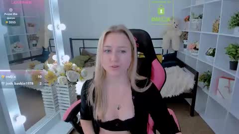 Lily online show from October 29, 7:10 am