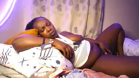 lulu_sparks1 online show from November 13, 7:22 am