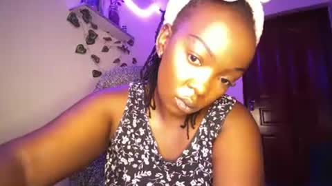 lulu_sparks1 online show from September 25, 5:58 am