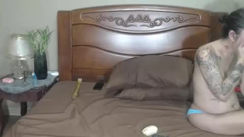 lulu_wild online show from April 5, 1:35 am