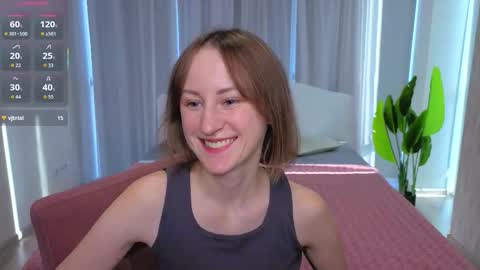 Snapshot of luluchiiii chatting on October 21, 10:09 am Lily online show from October 21, 10:09 am
