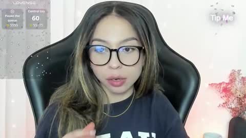 luluuberry online show from December 21, 9:43 pm