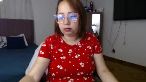 Snapshot of lumi_84 chatting on January 28, 12:36 am LUMI online show from January 28, 12:36 am