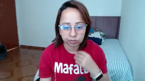 Snapshot of lumi_84 chatting on February 15, 8:33 pm LUMI online show from February 15, 8:33 pm