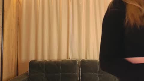 Wendy online show from March 27, 4:41 pm