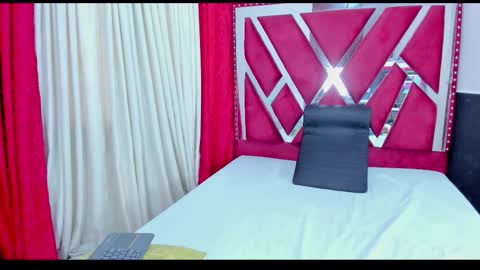 Luna  online show from October 14, 8:01 pm