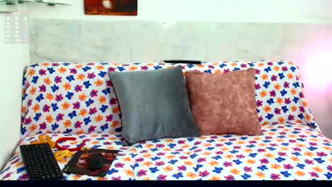 luna__logan online show from December 15, 1:45 am