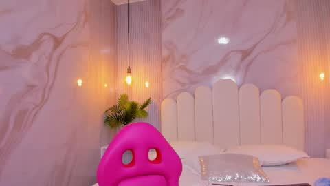 luna_hot_ass online show from December 1, 7:56 pm