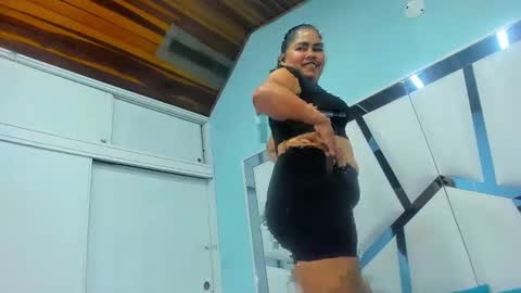 luna_hott1_ online show from December 19, 2:45 pm