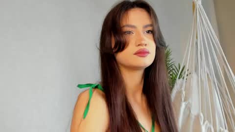 luna_mee online show from April 19, 1:06 am